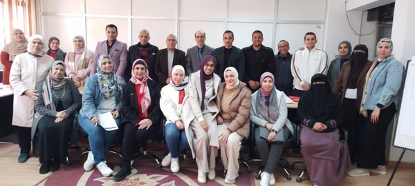 مشاركة الاستاذ الدكتور نيفين جلال عميد كلية السياحة والفنادق جامعة قناة السويس بدورة المراجعة الخارجية