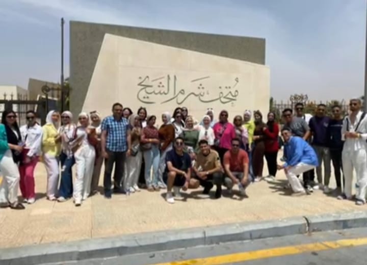 طلاب الفرقتين الثالثة والرابعة في زيارة علمية لشرم الشيخ ودهب