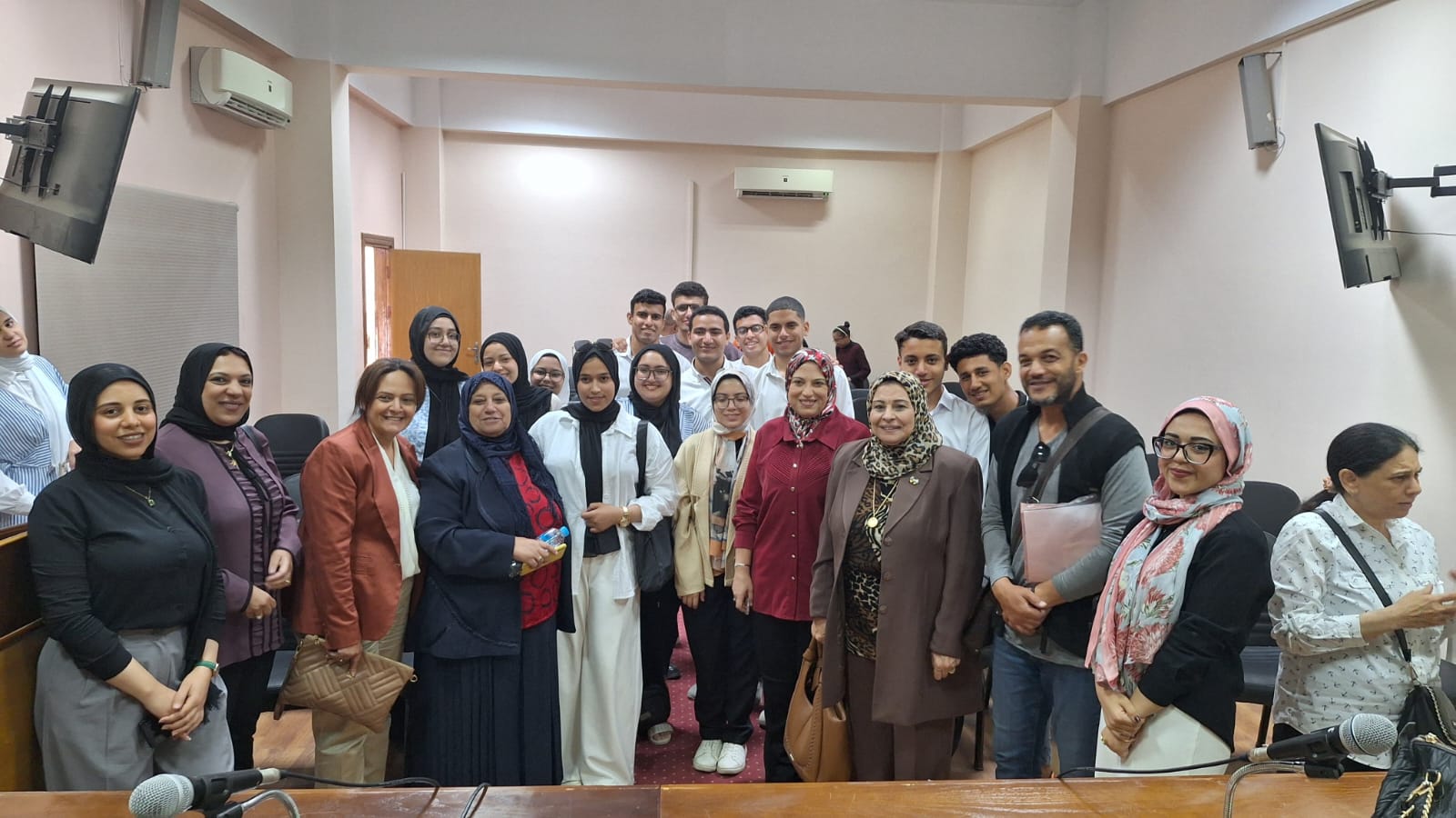 قطاع شئون خدمة المجتمع وتنمية البيئة يعقد ندوة توعوية بعنوان"تنمية الأسرة المصرية فى ضوء الخطة الاستراتيجية الشاملة للدولة ٢٠٣٠ "