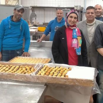 كلية السياحة والفنادق تستعد لطرح منتجات عيد الفطر المبارك